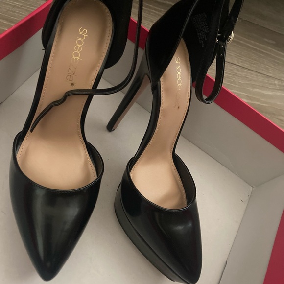 6 inch black strap heels😍 - Picture 5 of 5